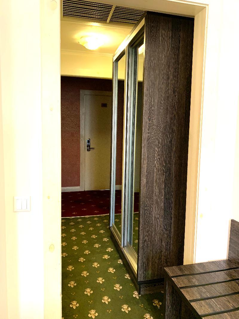 Golden Palace Hotel Almaty Esterno foto